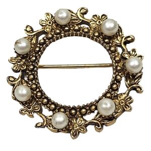 Vintage Faux Pearl Wreath Brooch Pin Gold Tone | Floral Scroll | 3/4"